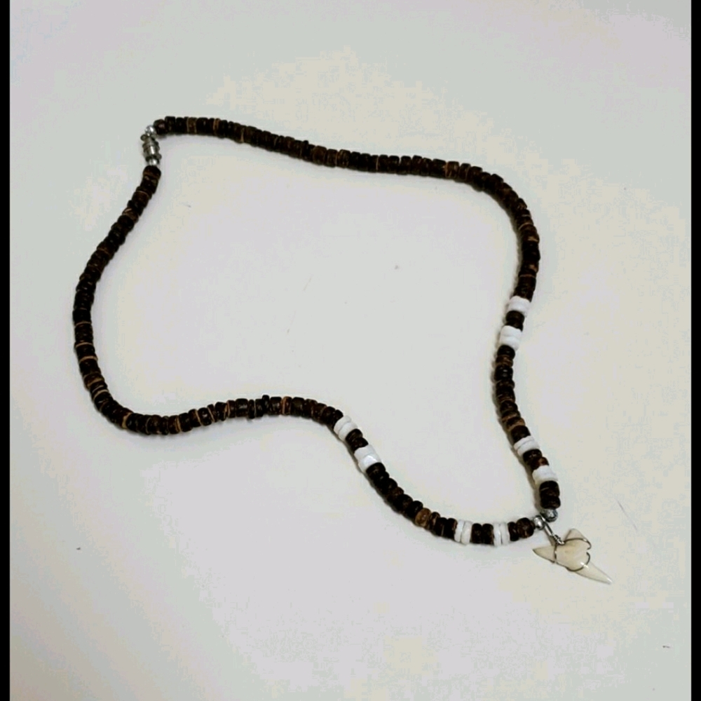 NWOT Shark necklace